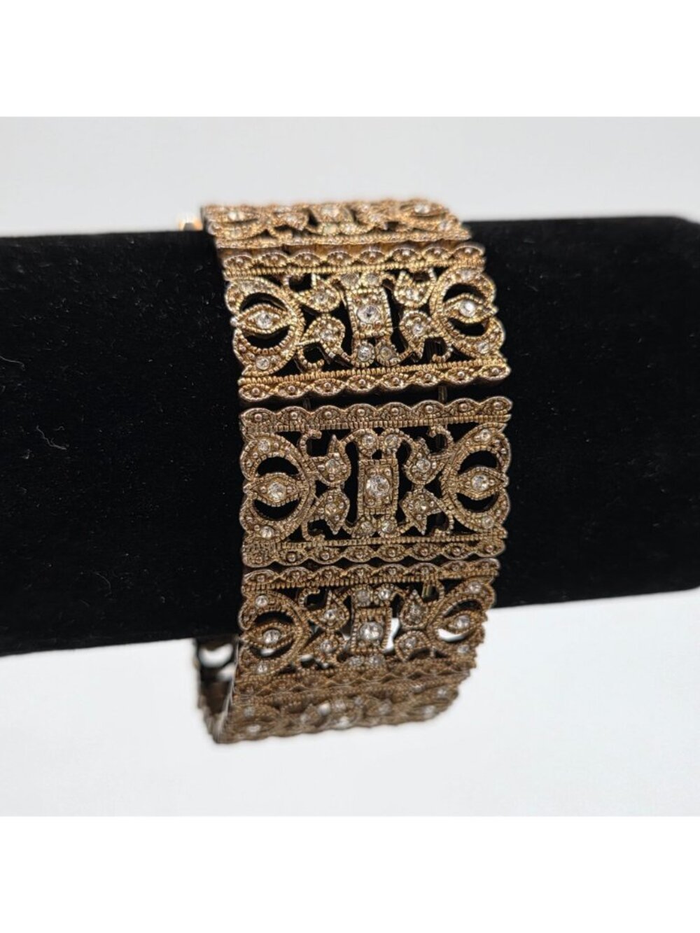 Gold-Tone Filigree & Rhinestone Stretch Bracelet 1-1/8" Wide Vintage 1960s - Picture 9 of 10